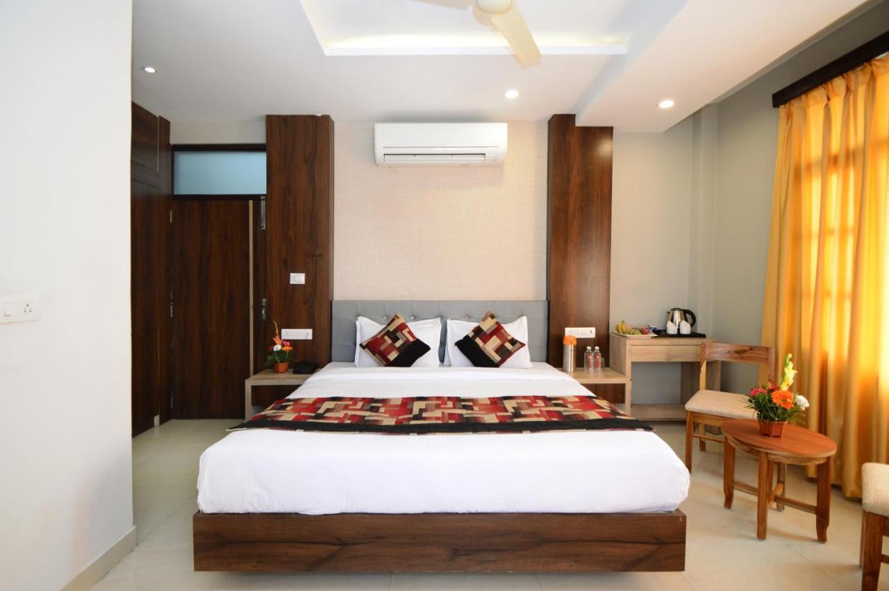 Hopp Inn Udaipur Exterior photo
