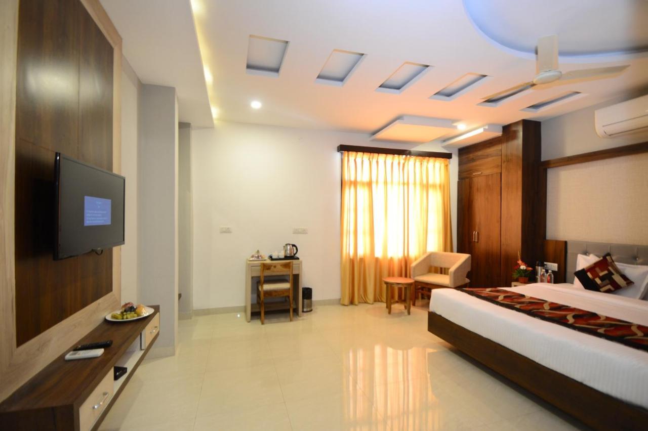 Hopp Inn Udaipur Exterior photo