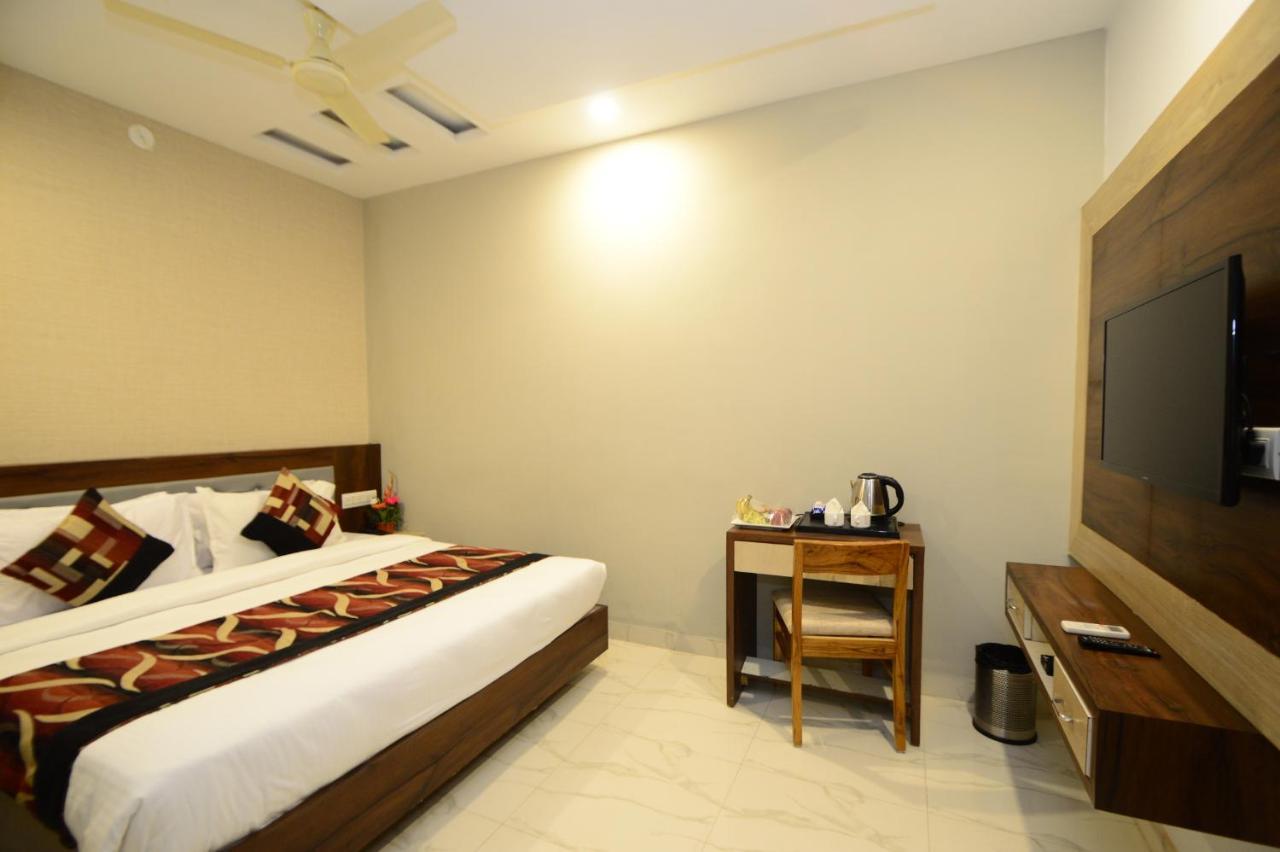 Hopp Inn Udaipur Exterior photo