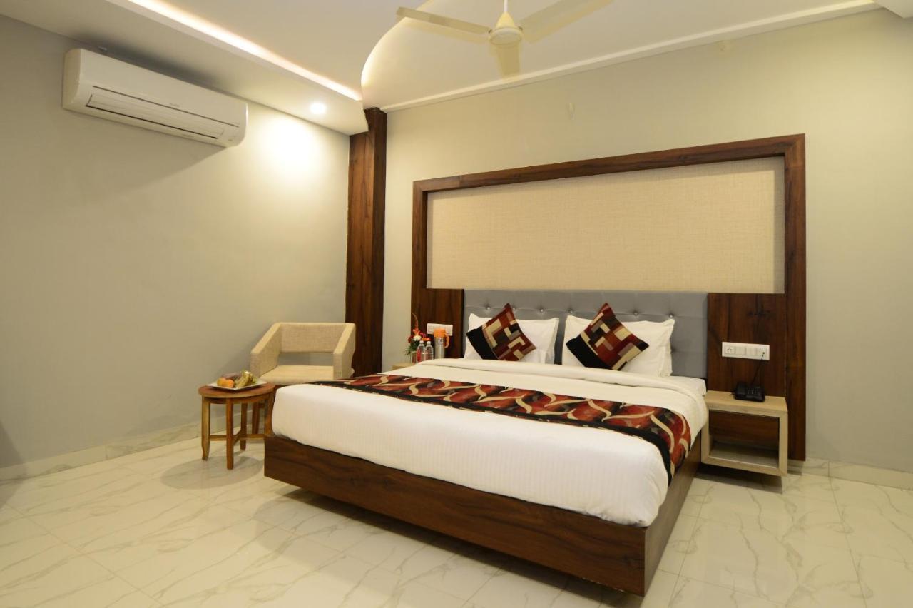 Hopp Inn Udaipur Exterior photo