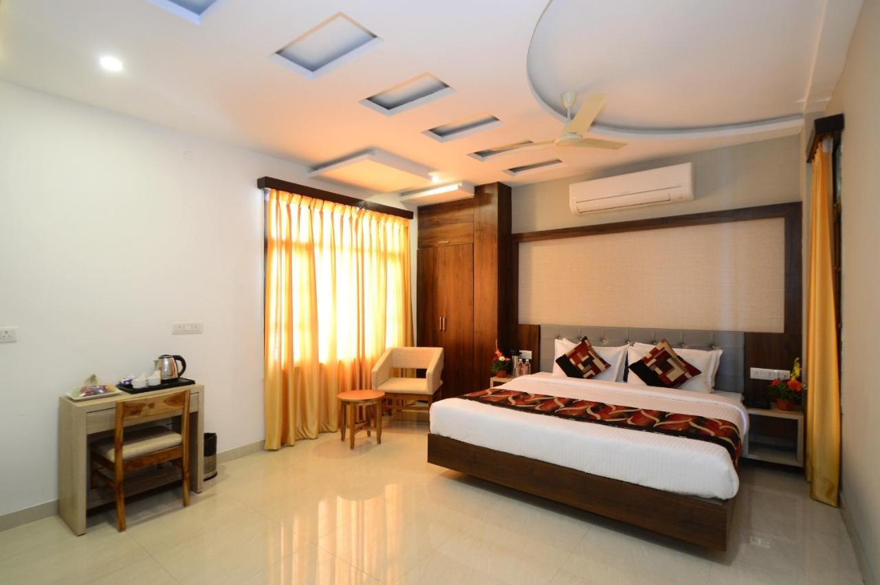 Hopp Inn Udaipur Exterior photo