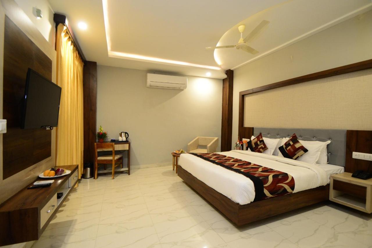 Hopp Inn Udaipur Exterior photo