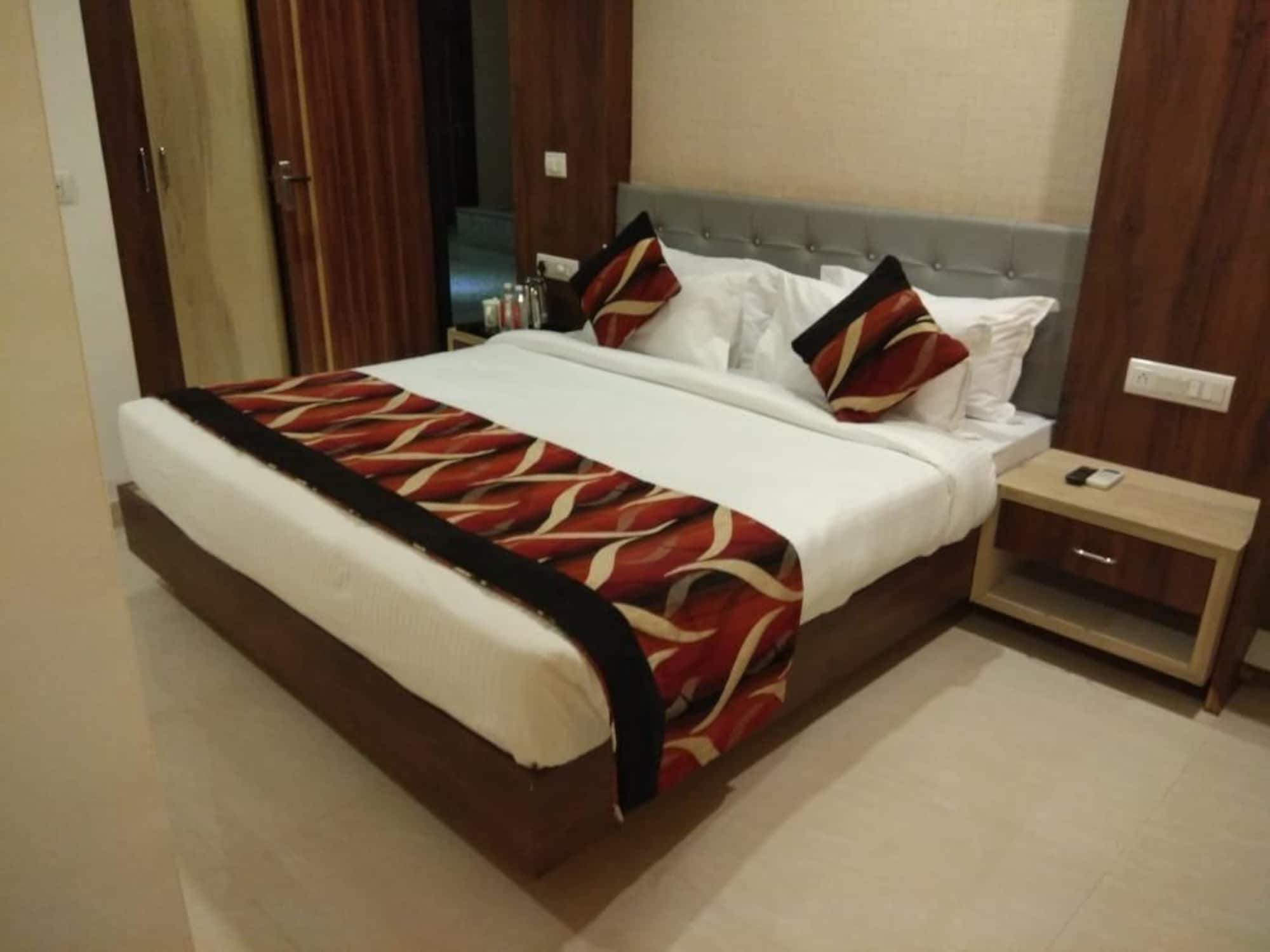 Hopp Inn Udaipur Exterior photo